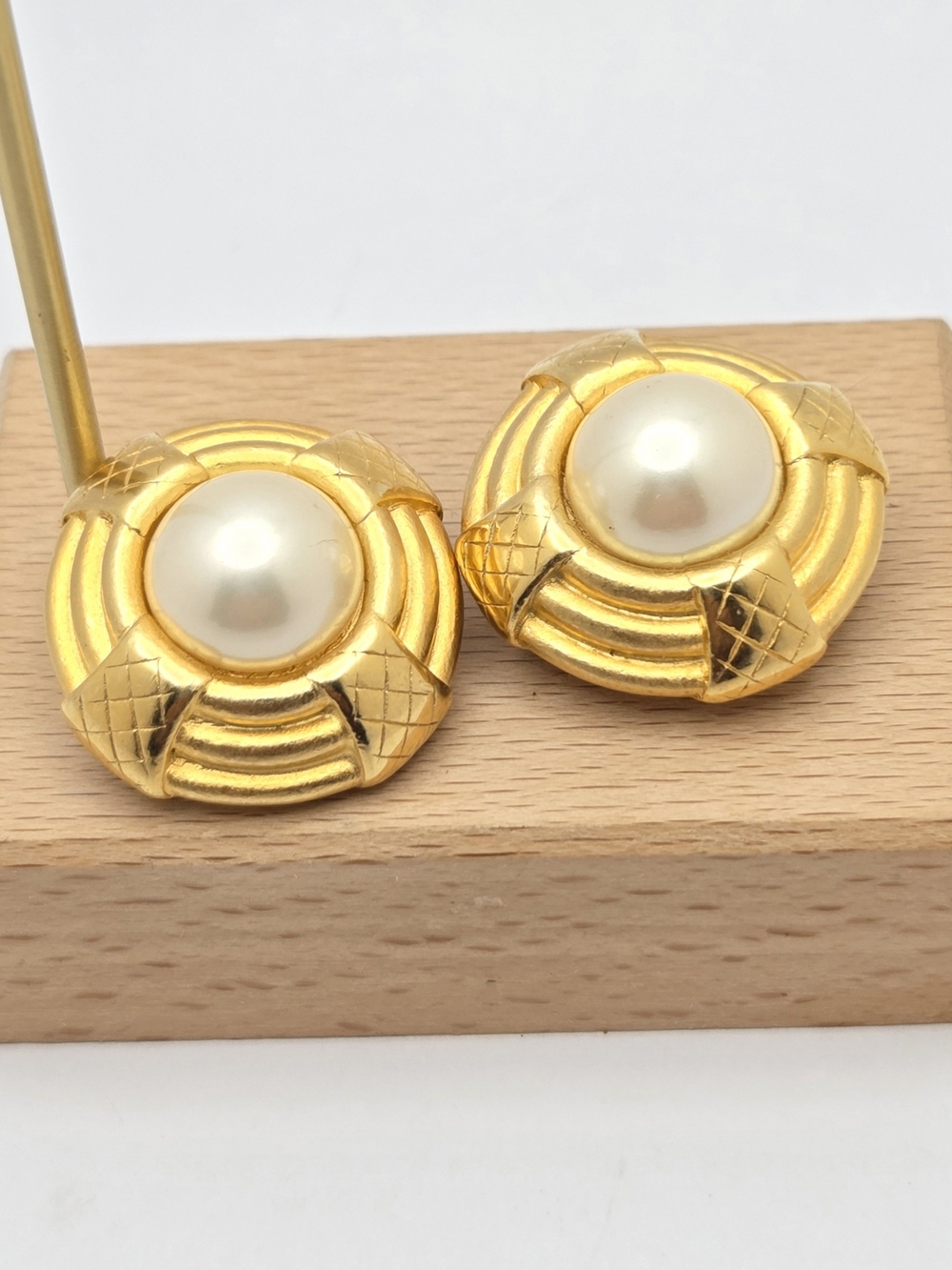 Vintage Erwin Pearl Faux Pearl Quilted Gold Tone Clip On Earrings Statement